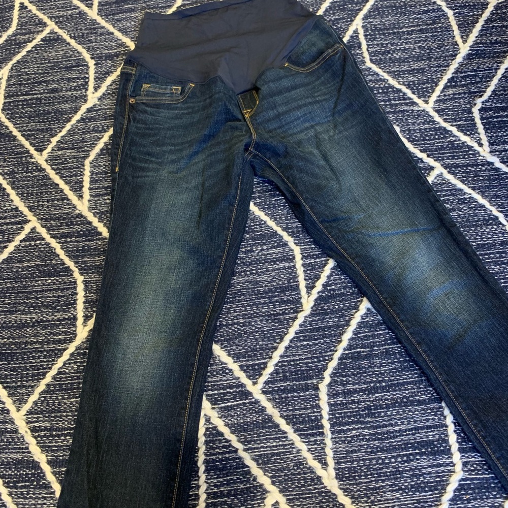 Old navy maternity jeans size 8